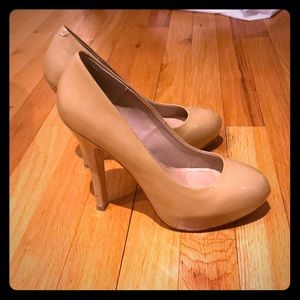 Nude Steve Madden pumps